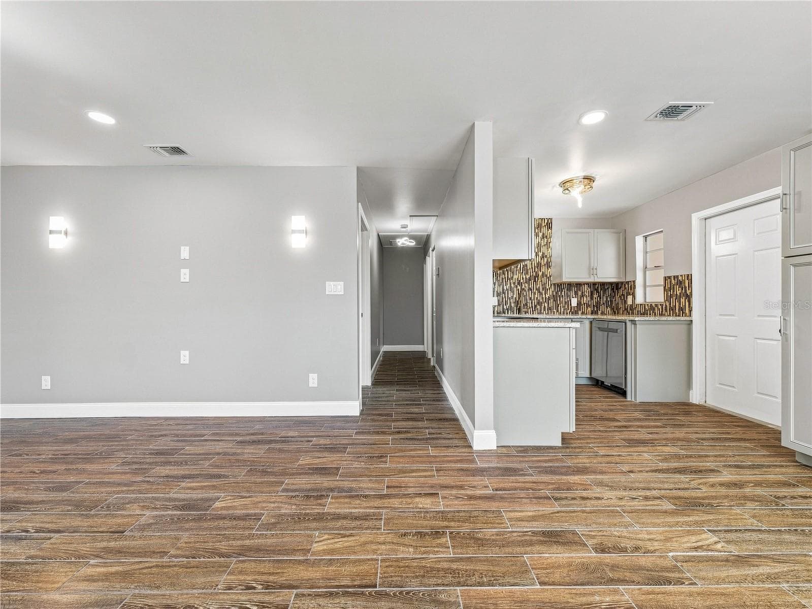 Single Family Residence at 629 CEDAR PARK DR, DAYTONA BEACH, photo 4 of 34