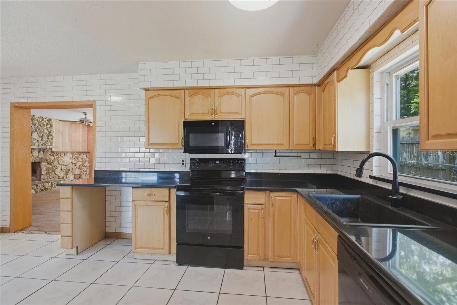 Single Family Residence at 1412 ORMOND AVE, APOPKA, photo 5 of 25
