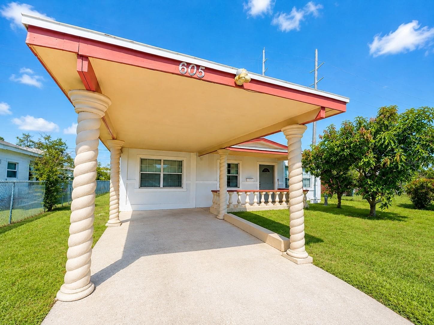 605 CARVER DR