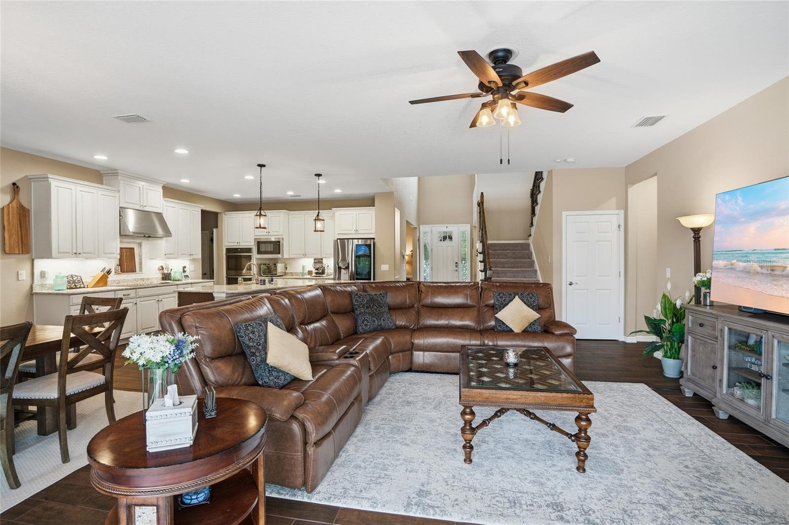 Single Family Residence at 33564 WILLOW POINT CT, WESLEY CHAPEL, photo 13 of 92
