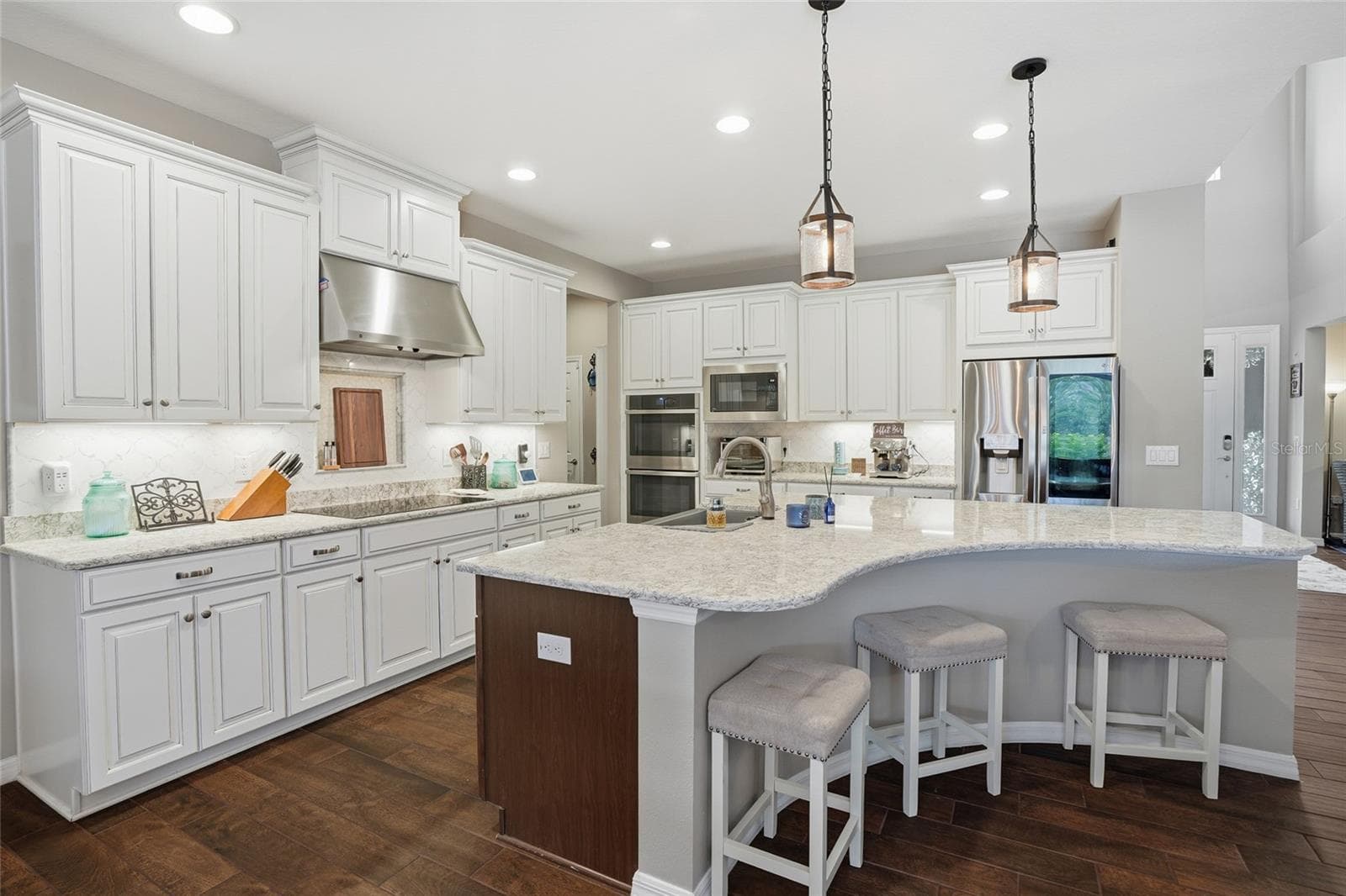 Single Family Residence at 33564 WILLOW POINT CT, WESLEY CHAPEL, photo 15 of 92