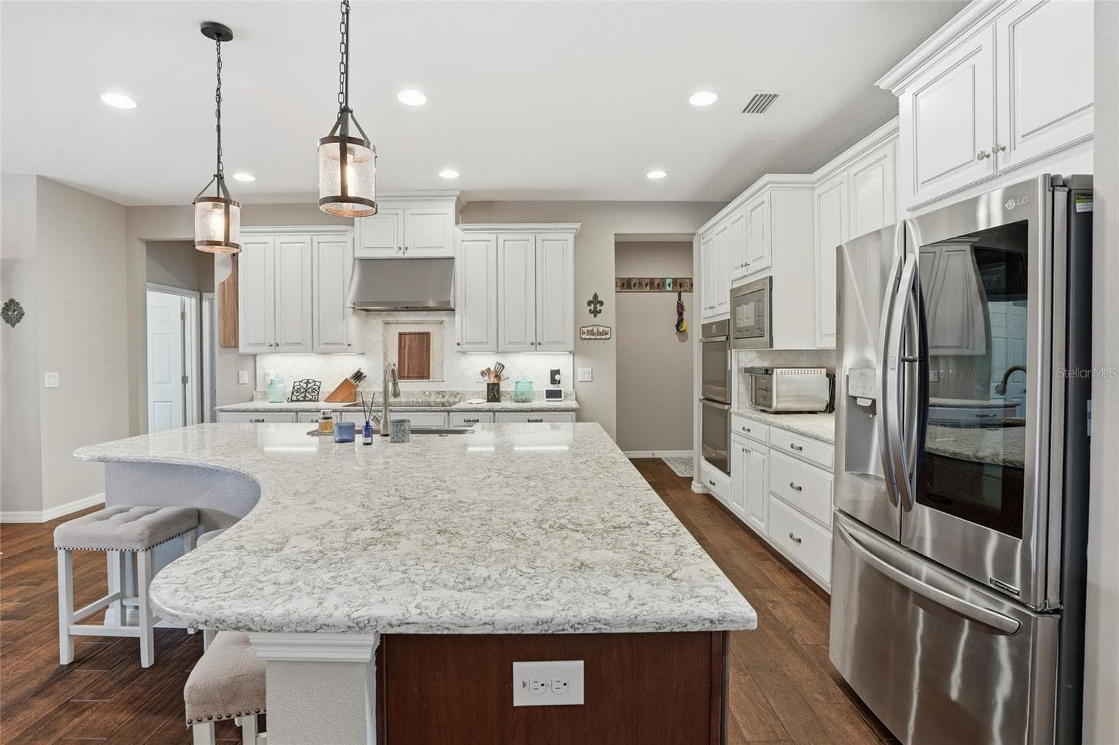 Single Family Residence at 33564 WILLOW POINT CT, WESLEY CHAPEL, photo 16 of 92