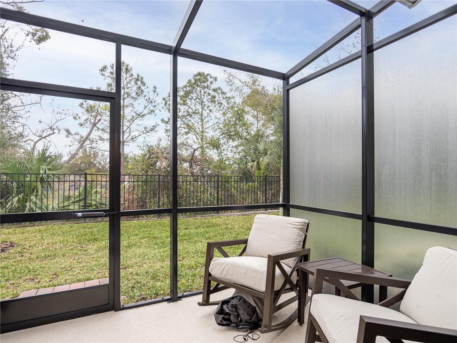 Privacy Screen on Back Patio - 4902 LIVINGSTON LN, OVIEDO