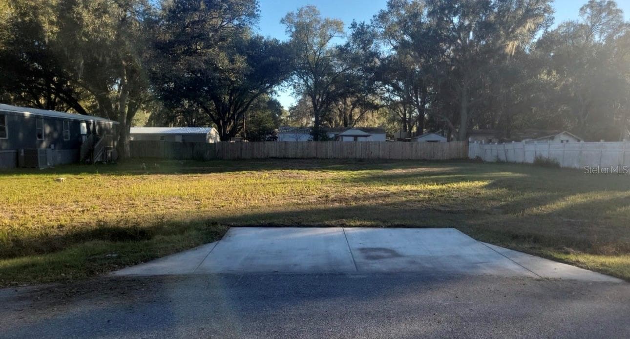 325 DONALD LN