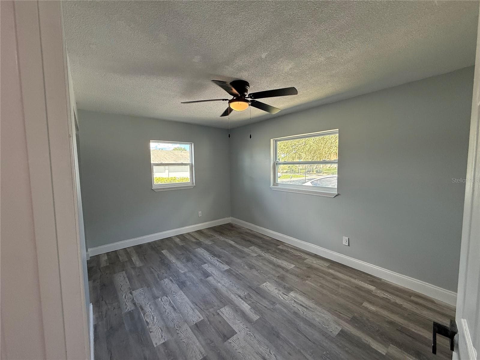 room 3 - 1000 E DIXIE AVE, LEESBURG