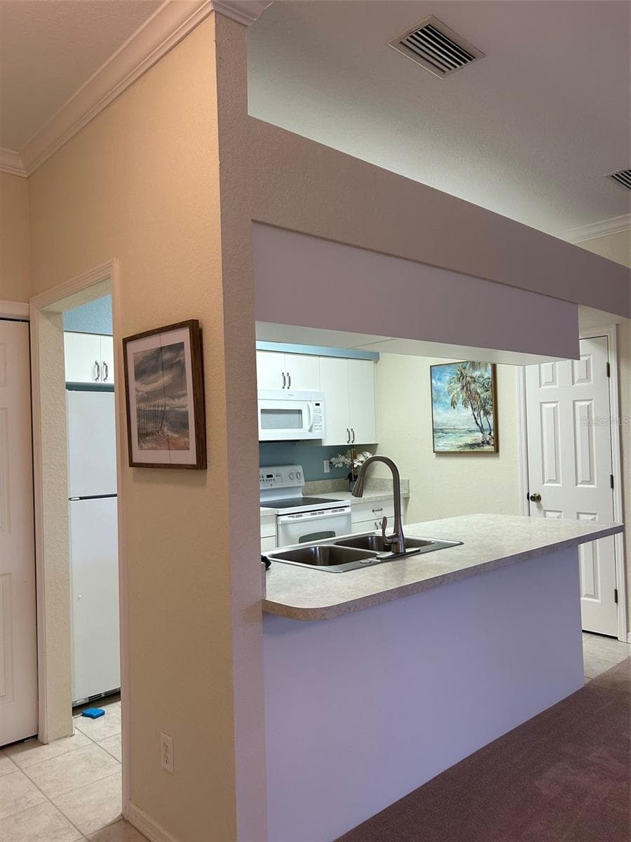 Condominium at 508 EAGLE POND DR #508, WINTER HAVEN, photo 5 of 33