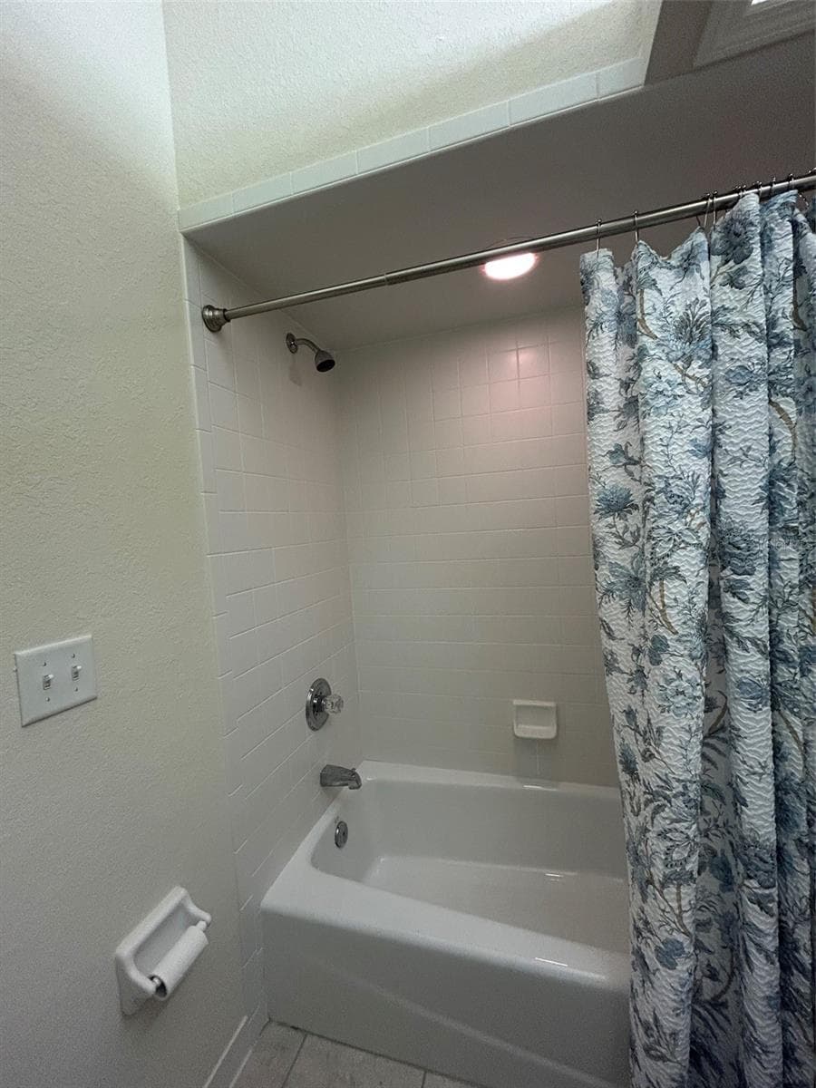 Bath #2 has a tub/shower combo - 508 EAGLE POND DR #508, WINTER HAVEN