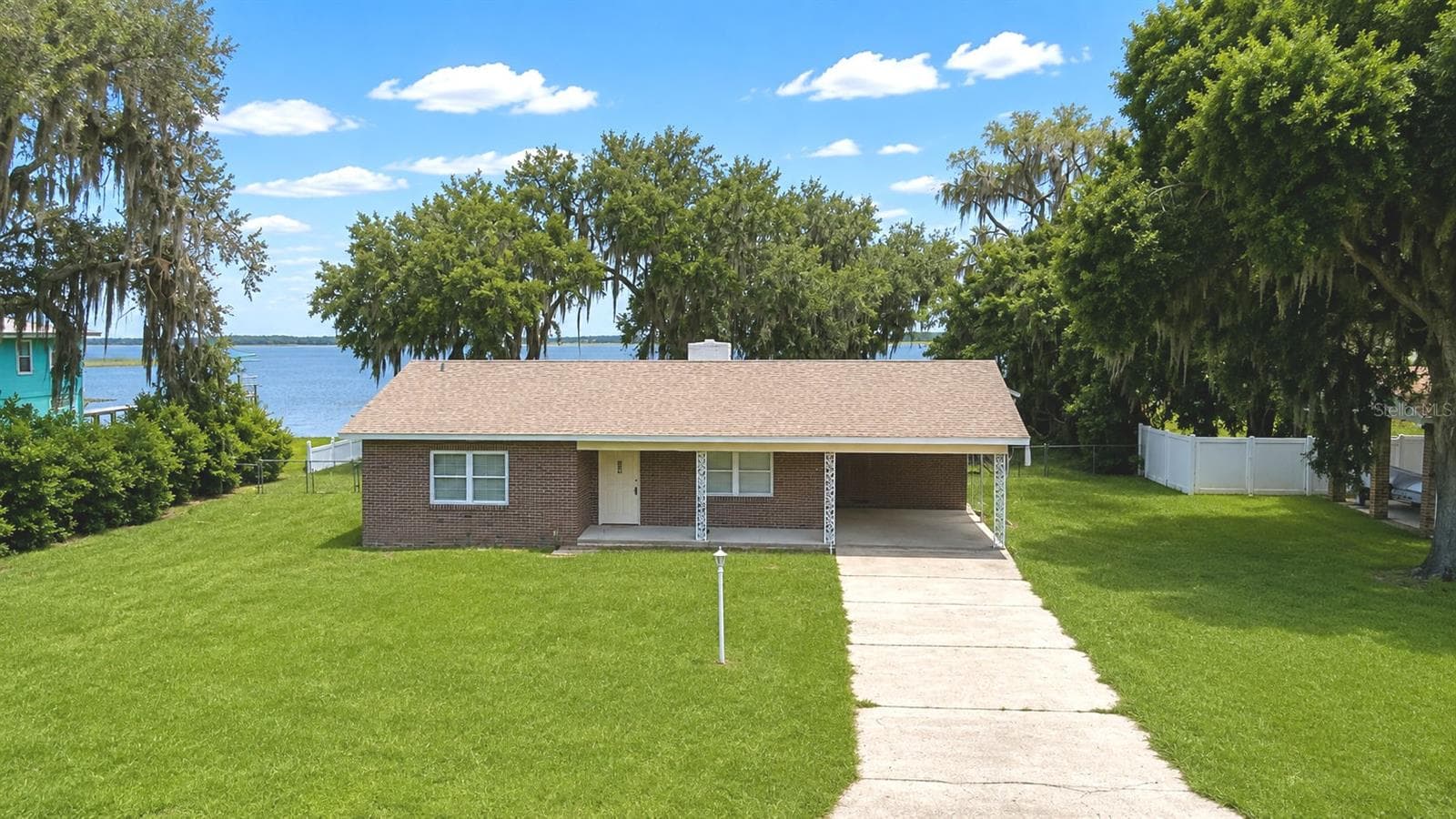 214 N LAKE REEDY BLVD