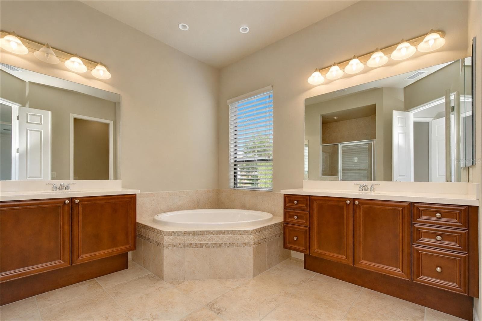 Single Family Residence at 20622 BROADWATER DR, LAND O LAKES, photo 14 of 49