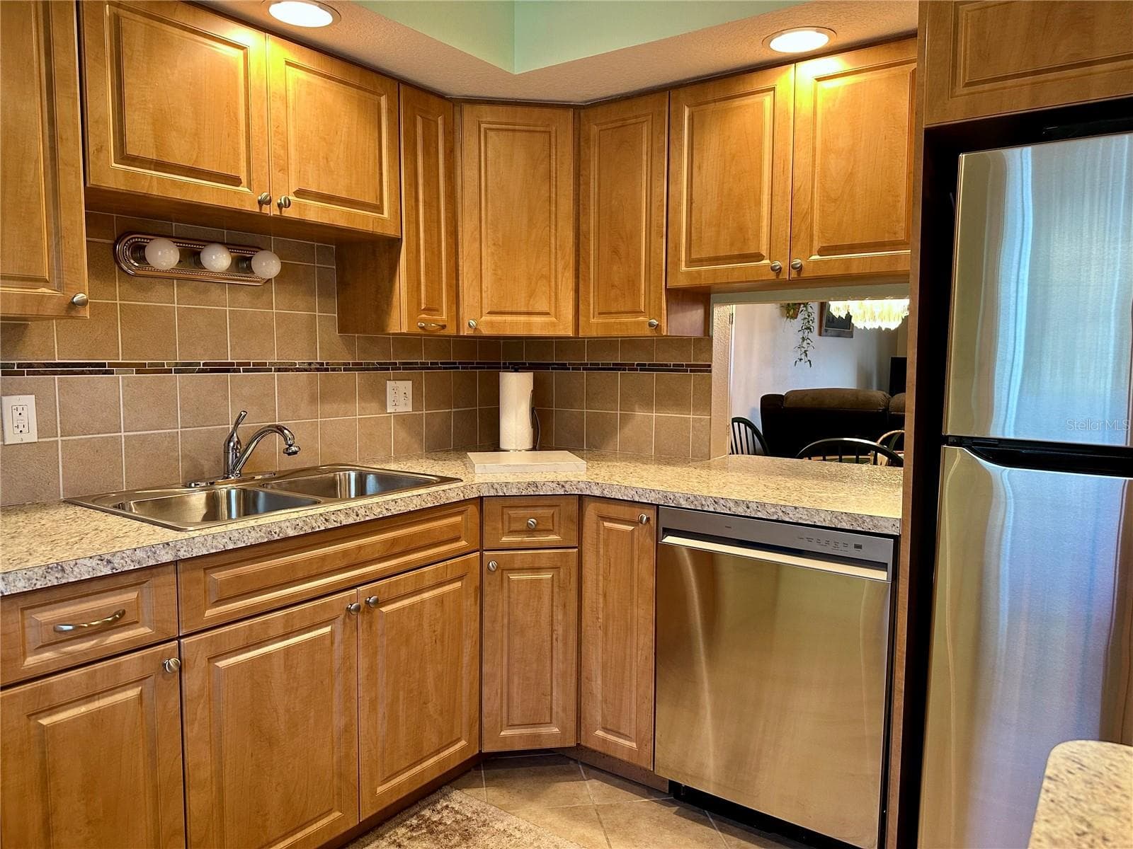 Condominium at 1330 GLEN OAKS DR E #370D, SARASOTA, photo 8 of 34