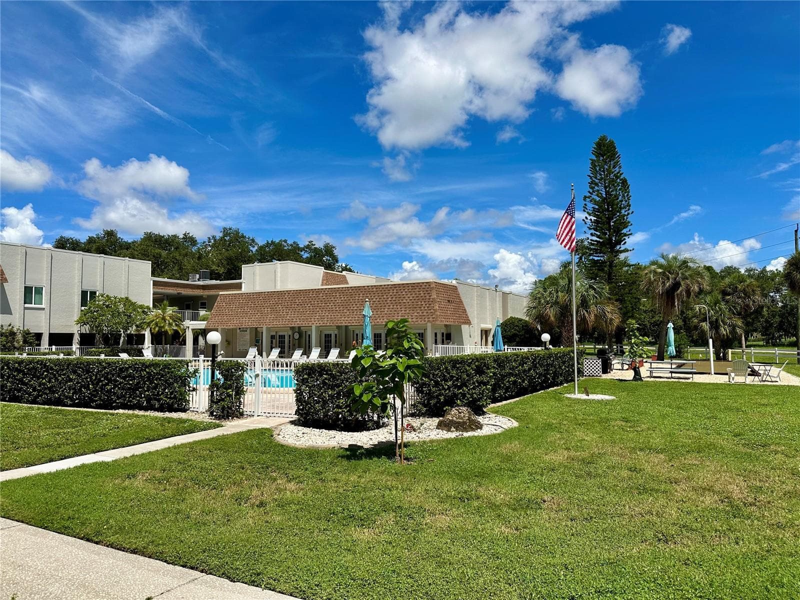 Condominium at 1330 GLEN OAKS DR E #370D, SARASOTA, photo 30 of 34