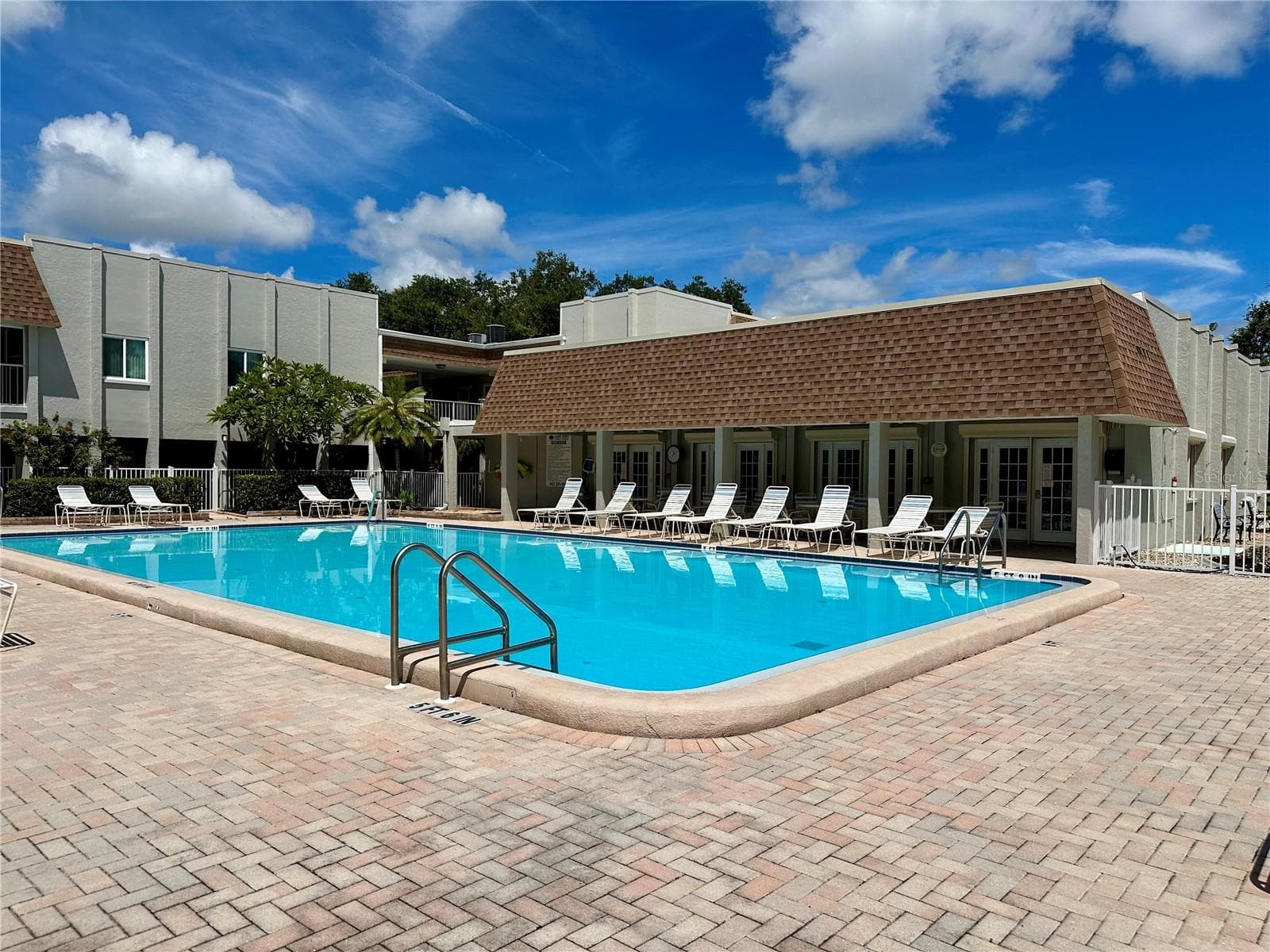 Condominium at 1330 GLEN OAKS DR E #370D, SARASOTA, photo 31 of 34