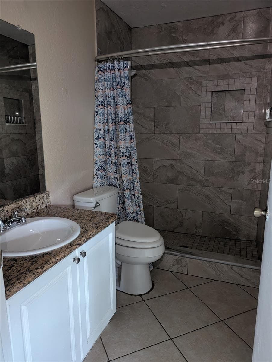 2nd Bathroom - 2550 N ALAFAYA TRL #12105, ORLANDO