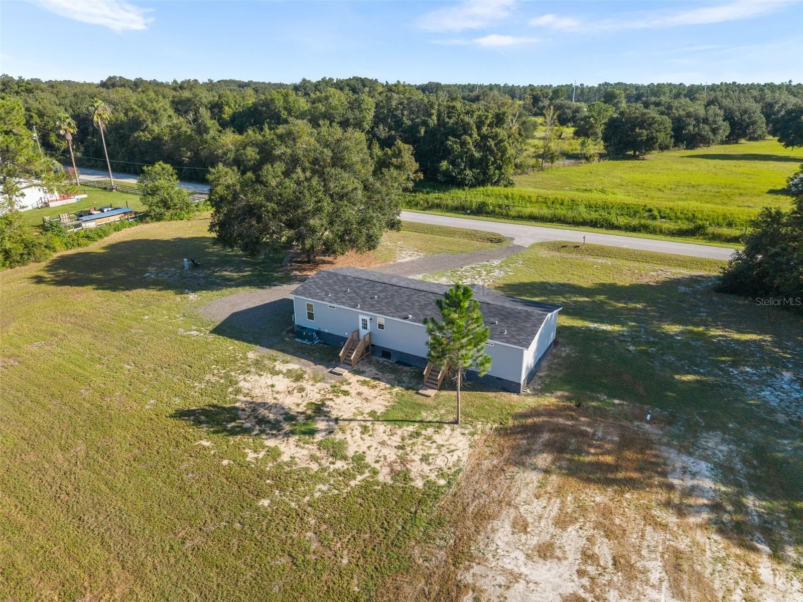 Manufactured Home at 12610 SE 115 ST, OCKLAWAHA, photo 4 of 37