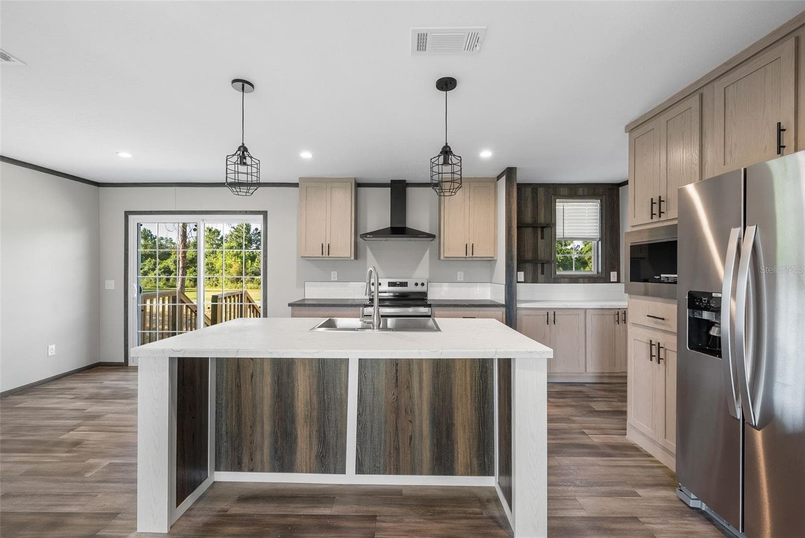 Manufactured Home at 12610 SE 115 ST, OCKLAWAHA, photo 13 of 37
