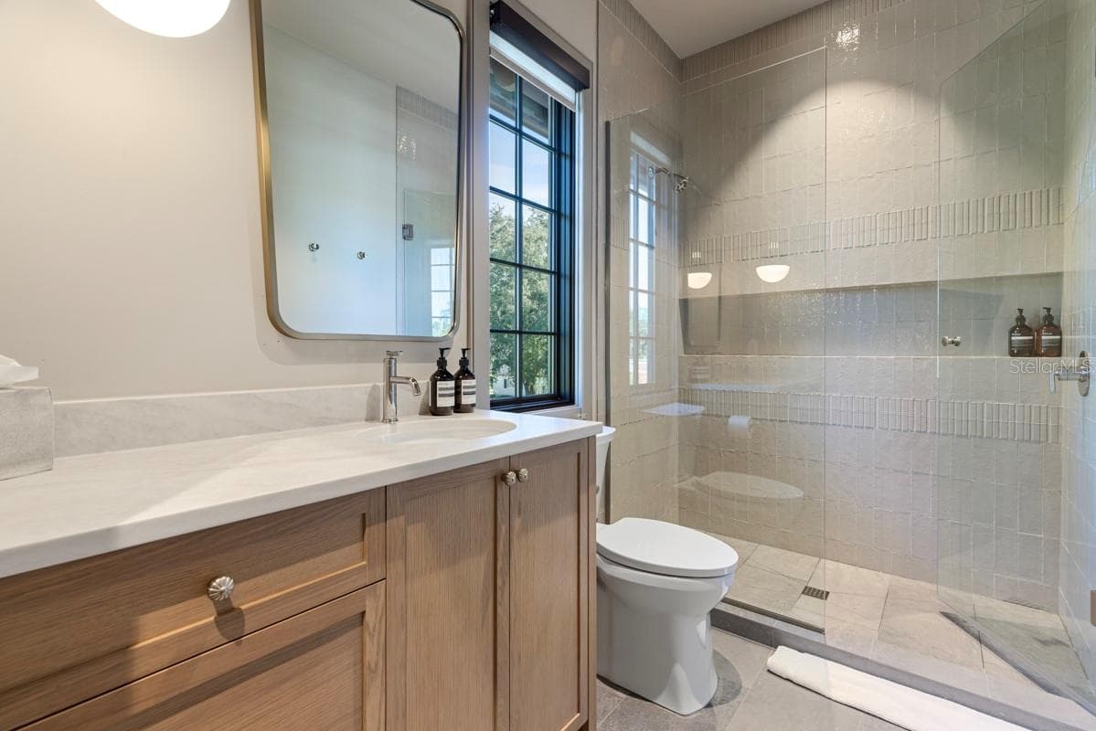 Bedroom 3 - Ensuite Bath - 702 VIA BELLA, WINTER PARK