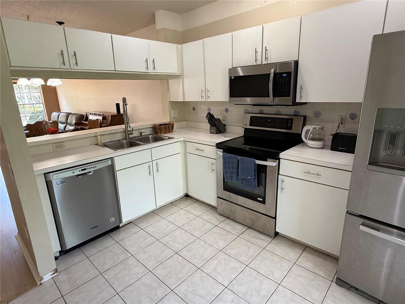 Townhouse at 30035 GRANDA HILLS CT, WESLEY CHAPEL, photo 7 of 30