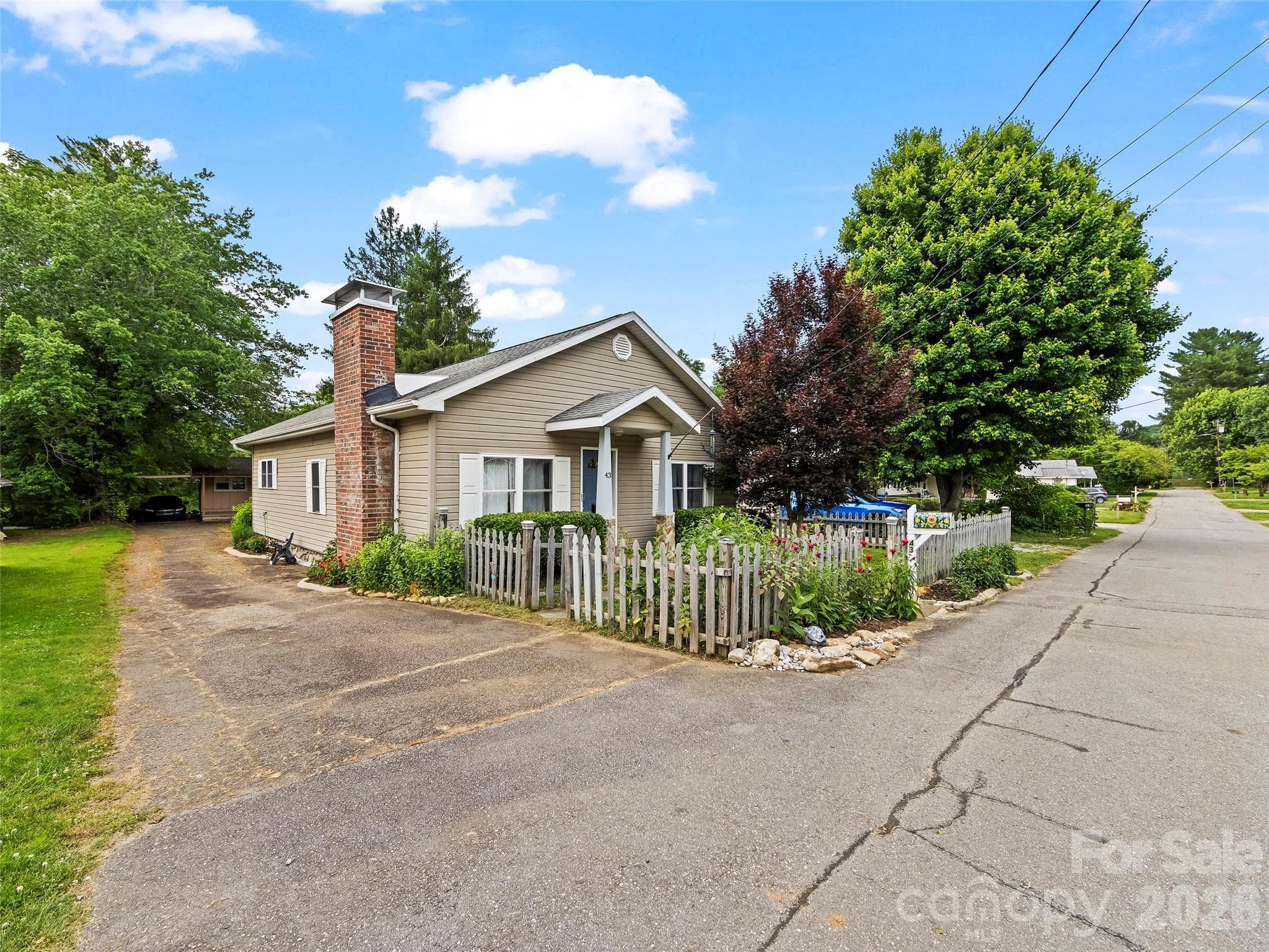 Single Family Residence at 43 Avery Street, Waynesville, photo 2 of 34