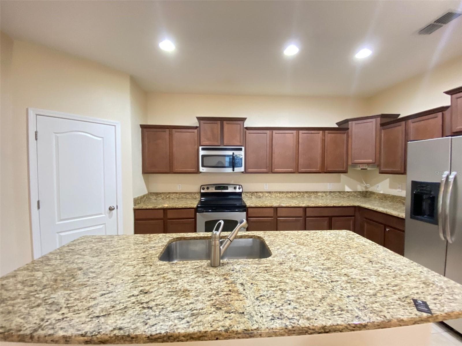Single Family Residence at 2555 CARRICKTON CIR, ORLANDO, photo 7 of 34