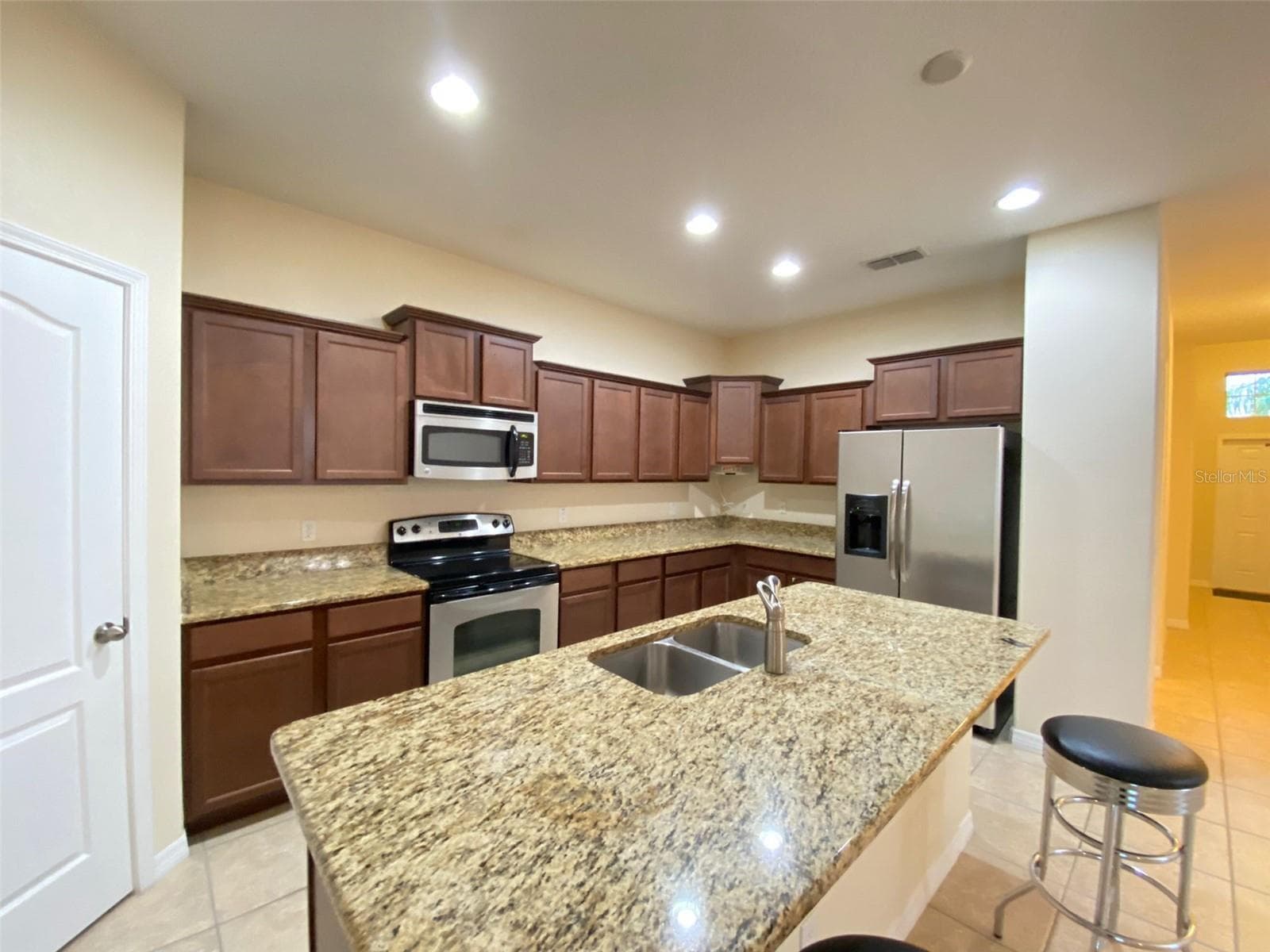 Single Family Residence at 2555 CARRICKTON CIR, ORLANDO, photo 8 of 34