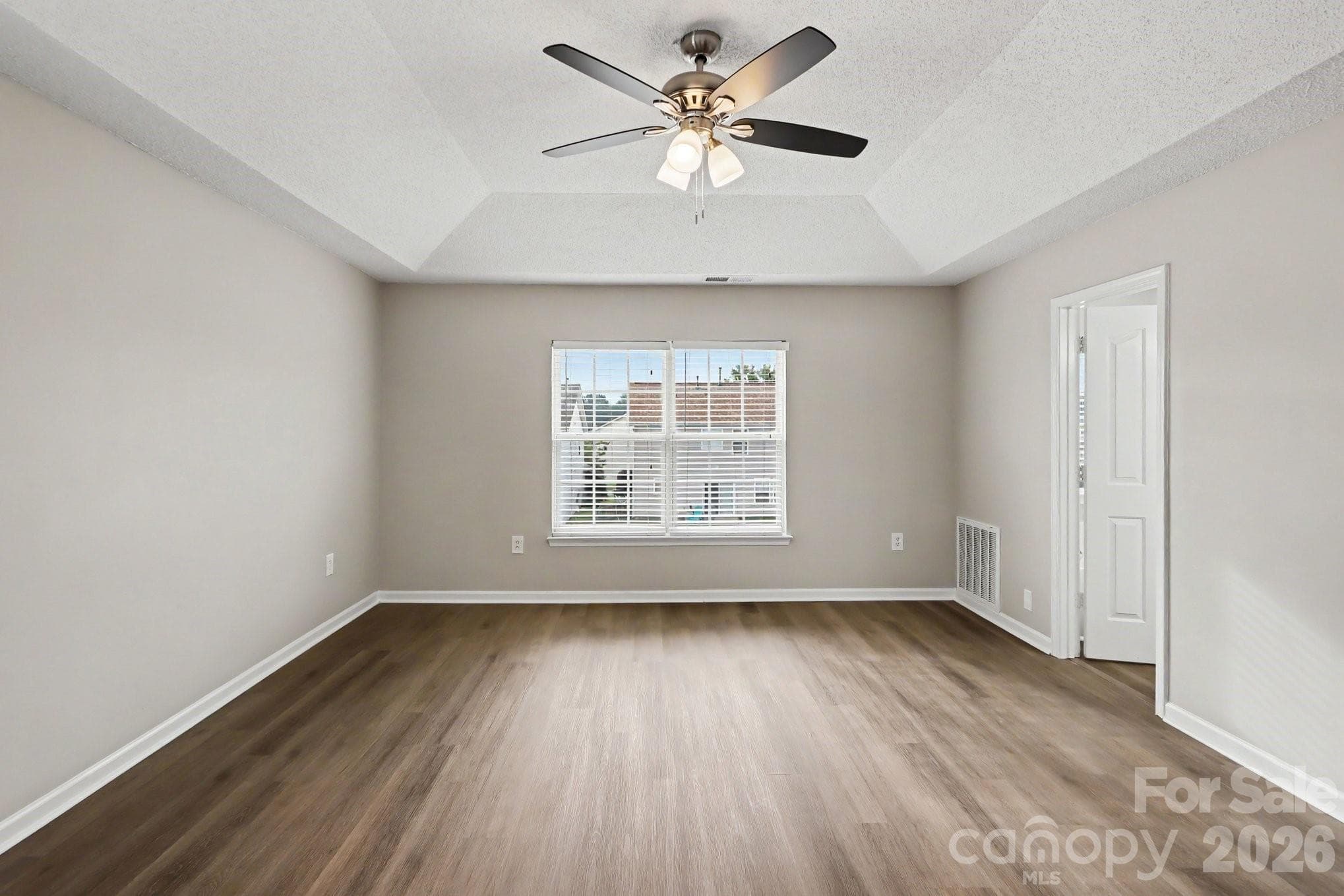 Single Family Residence at 4022 Houldsworth Drive, Charlotte, photo 20 of 30