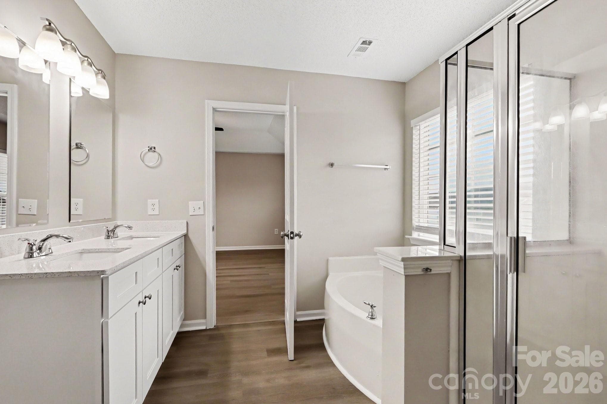Single Family Residence at 4022 Houldsworth Drive, Charlotte, photo 26 of 30