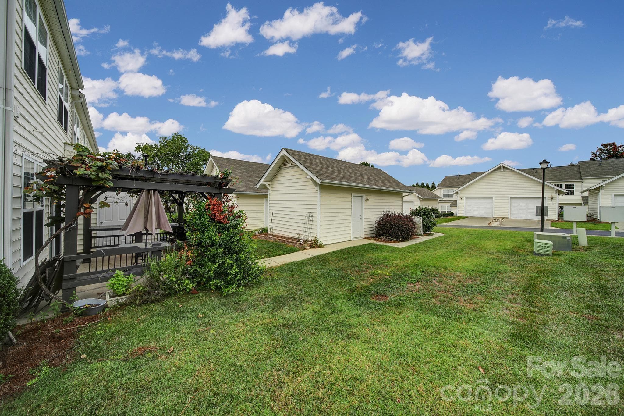 Townhouse at 1168 Drummond Lane, Matthews, photo 31 of 42