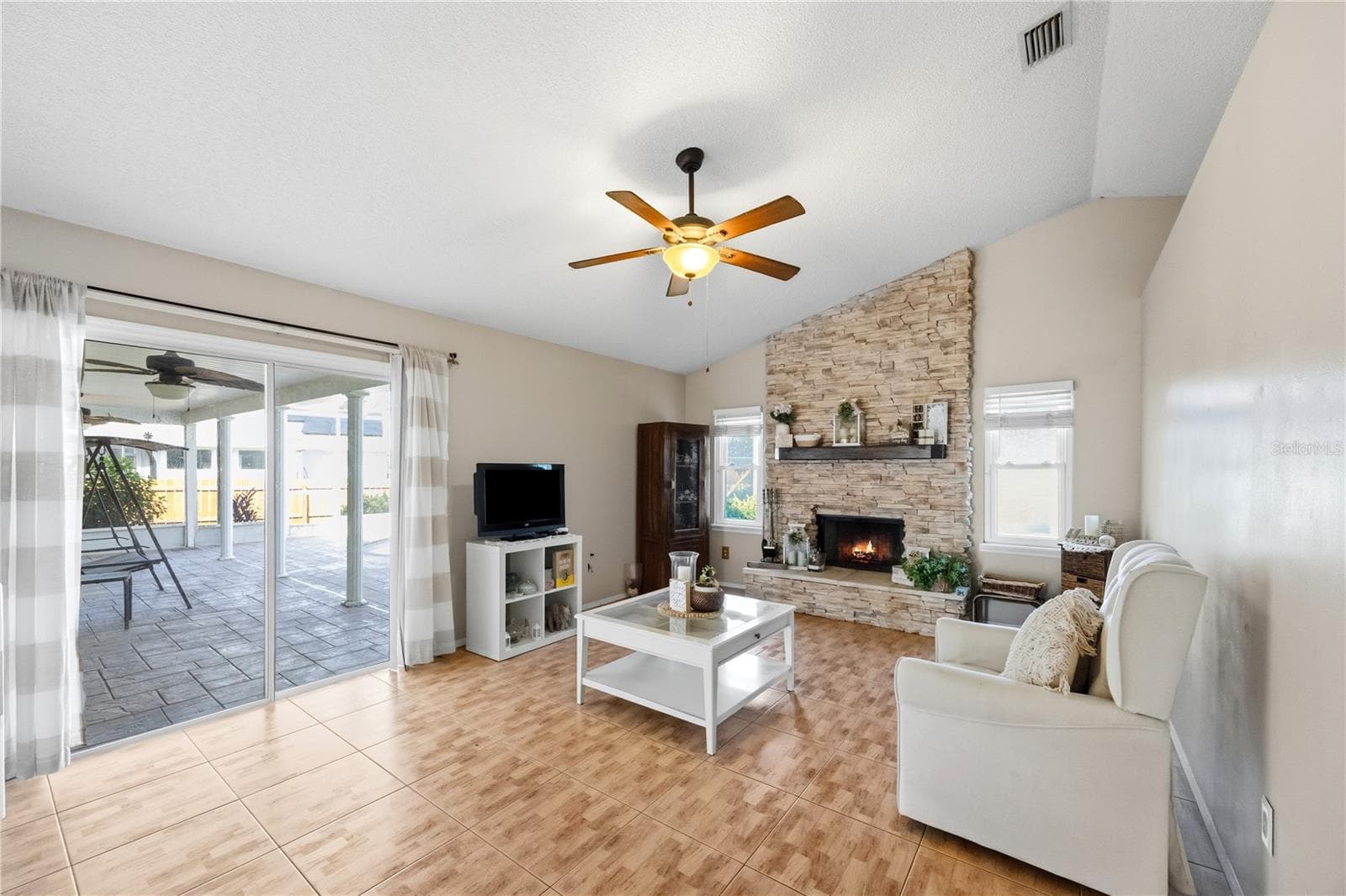 Single Family Residence at 181 HAMMOCK RD SE, PALM BAY, photo 13 of 32