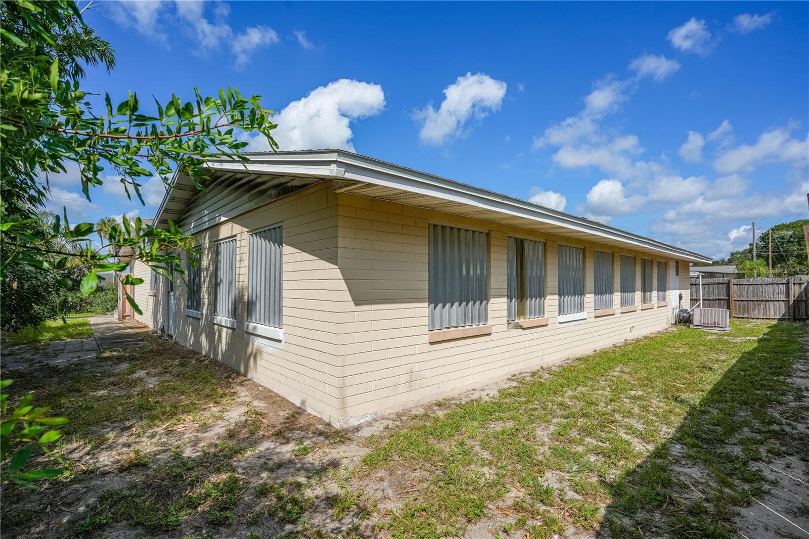 Single Family Residence at 2005 SAXON DR, NEW SMYRNA BEACH, photo 5 of 43