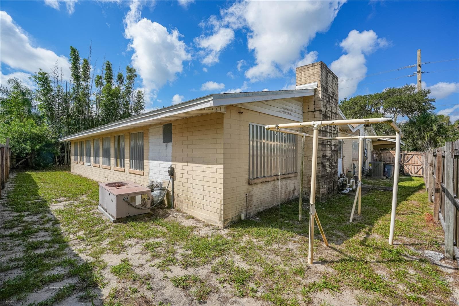 Single Family Residence at 2005 SAXON DR, NEW SMYRNA BEACH, photo 6 of 43