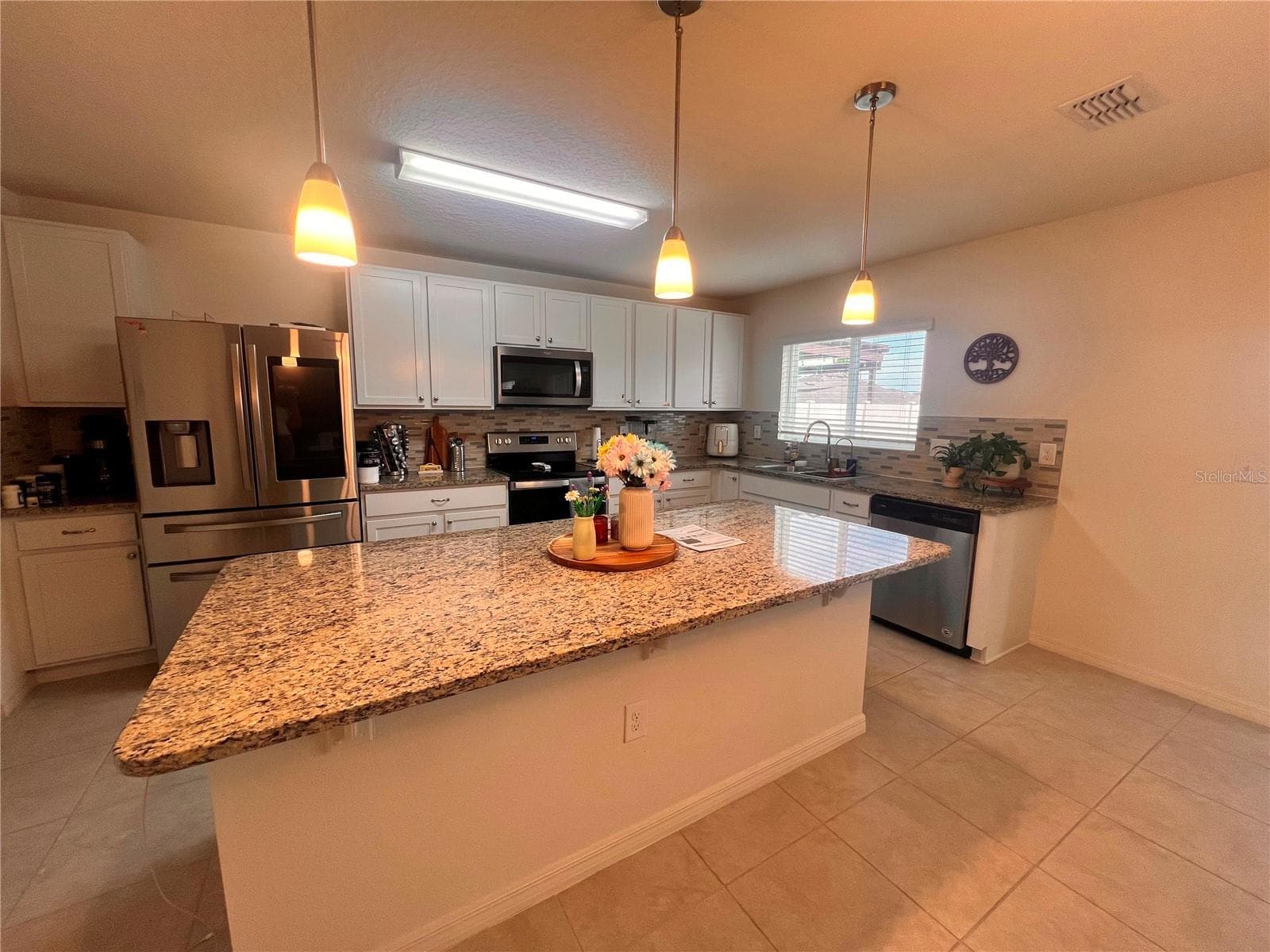 Single Family Residence at 3209 EAGLE HAMMOCK CIR, KISSIMMEE, photo 5 of 18