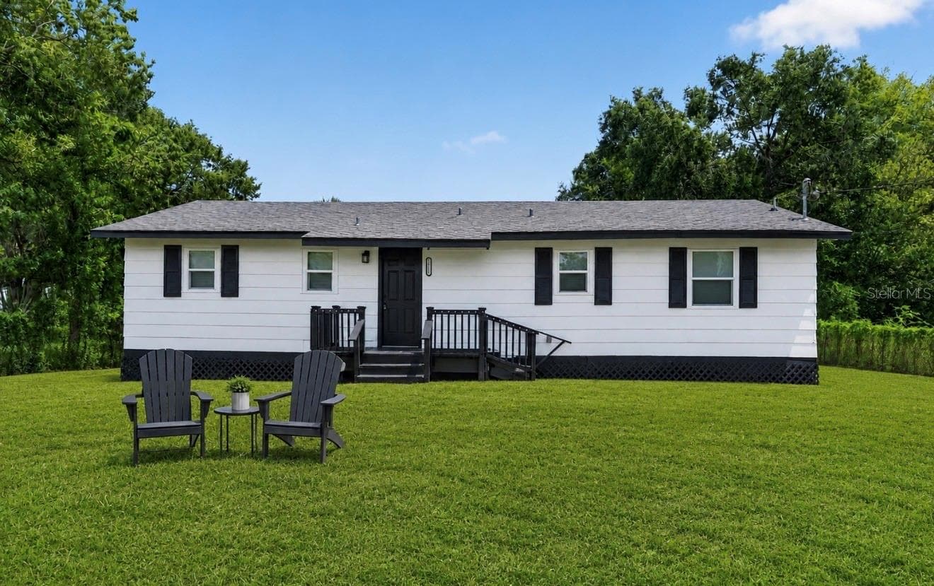 Single Family Residence at 1911 WATER ST, SANFORD, photo 2 of 21