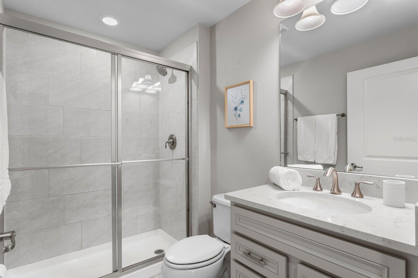 3rd full bath on 2nd floor - 18908 WILLOWMORE CEDAR DR, LUTZ