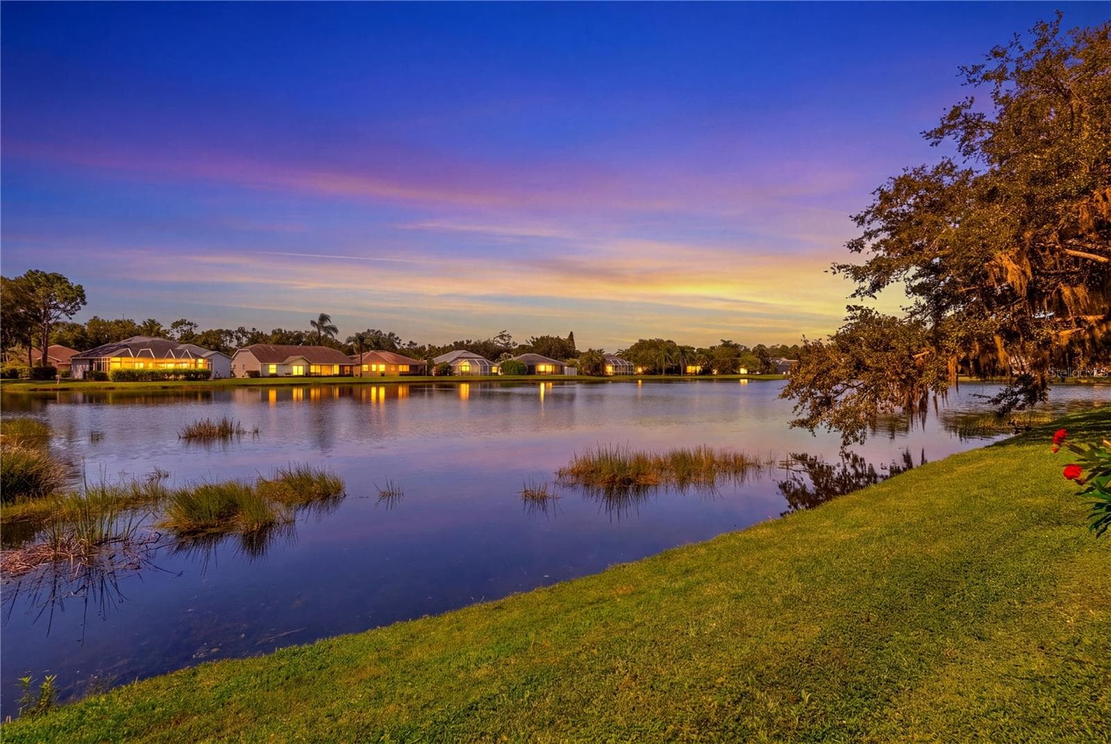 Single Family Residence at 11326 BLUE SAGE PL, LAKEWOOD RANCH, photo 3 of 94