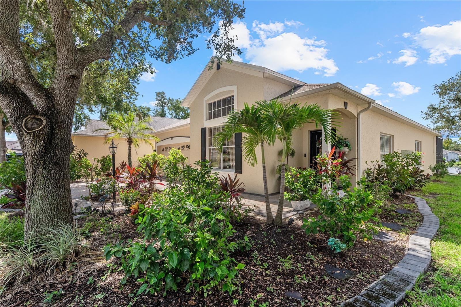 Single Family Residence at 11326 BLUE SAGE PL, LAKEWOOD RANCH, photo 11 of 94
