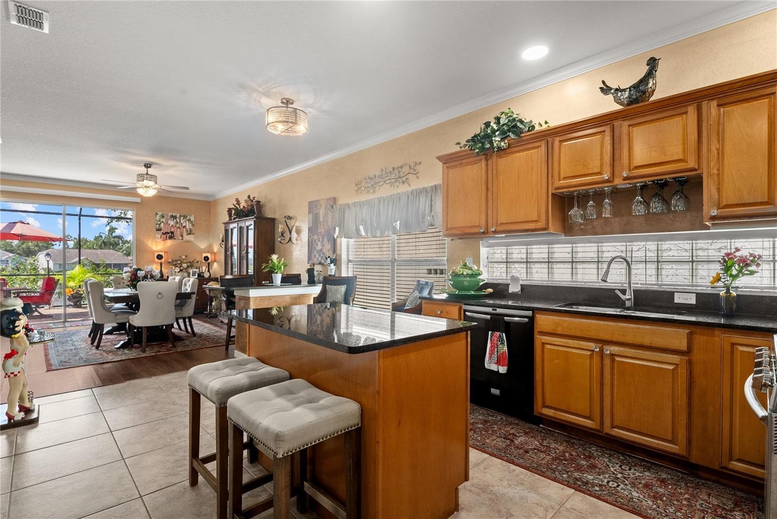 Large kitchen, open floorplan. - 11326 BLUE SAGE PL, LAKEWOOD RANCH