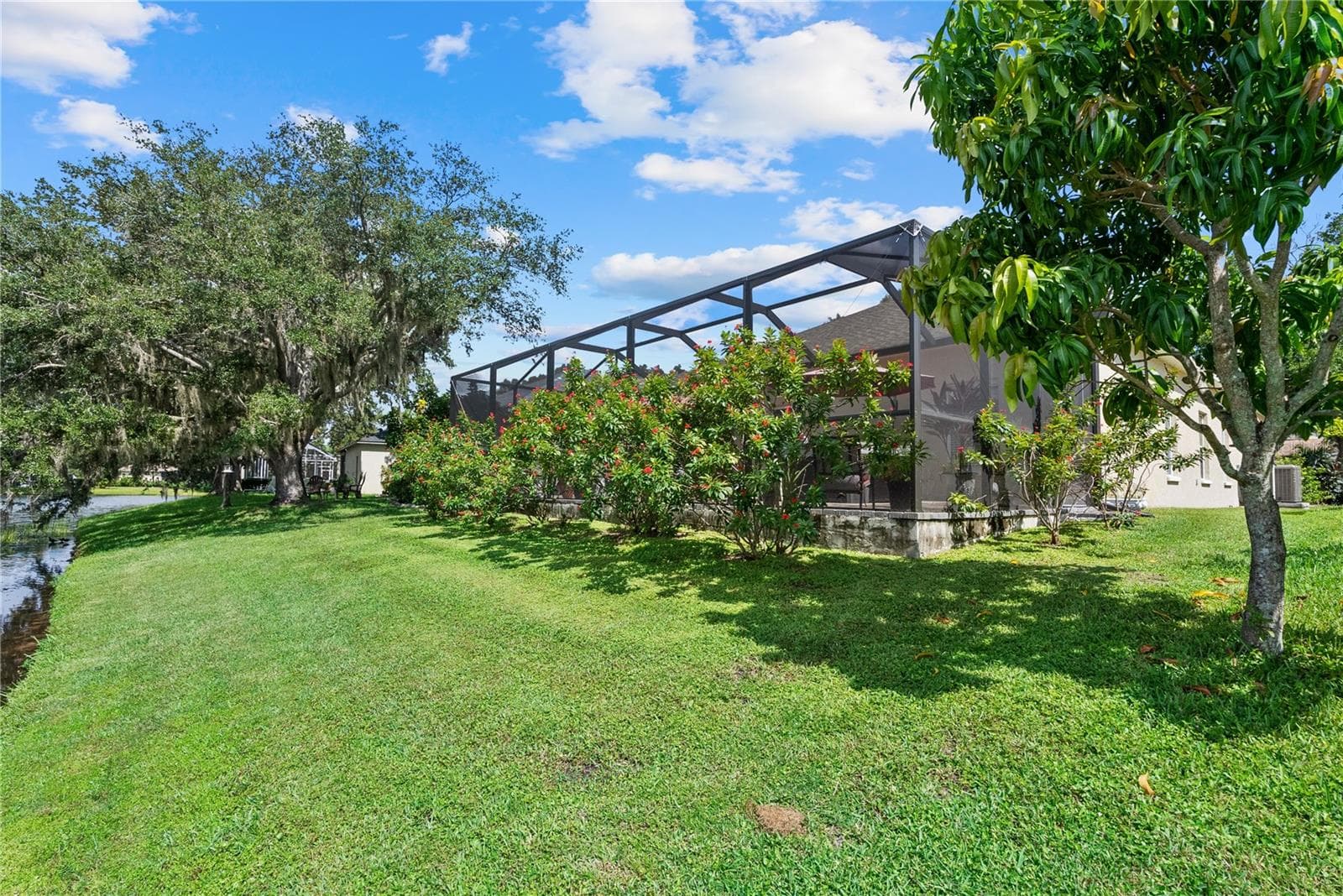 Single Family Residence at 11326 BLUE SAGE PL, LAKEWOOD RANCH, photo 37 of 94