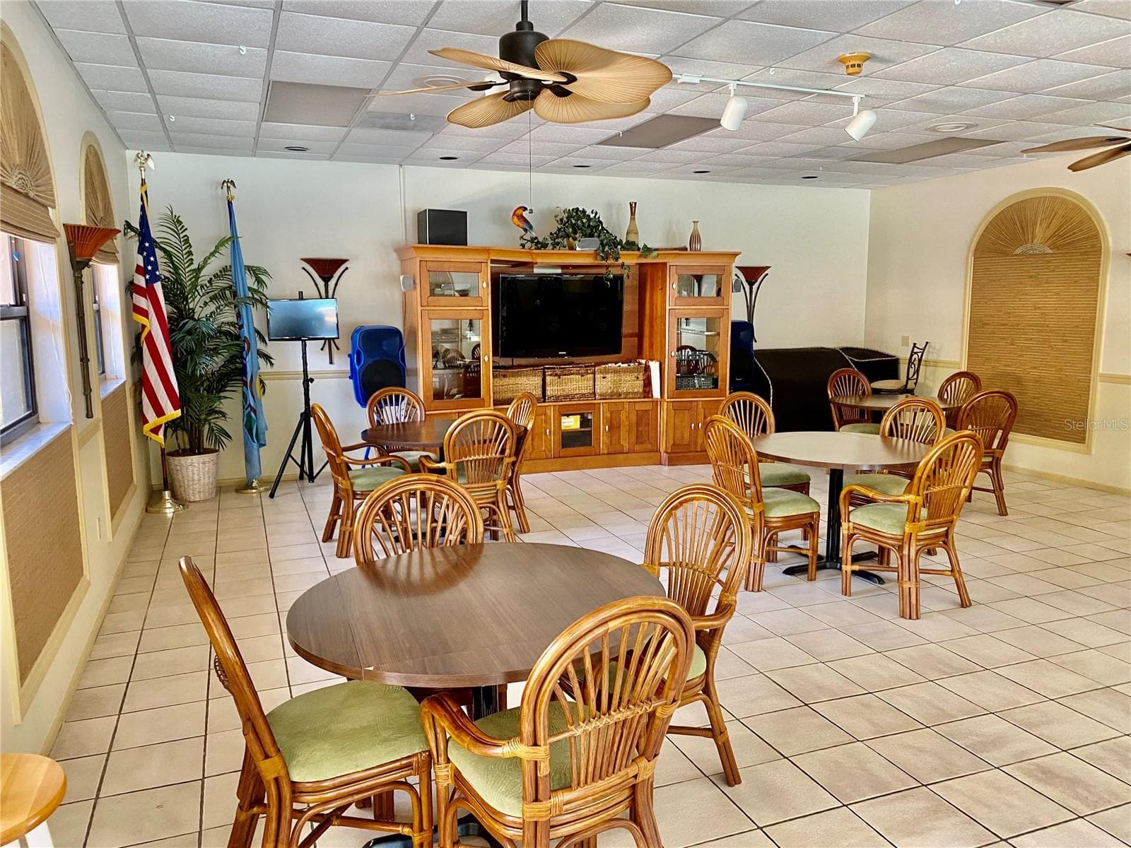 Clubhouse inside - 625 30TH AVE W #G109, BRADENTON