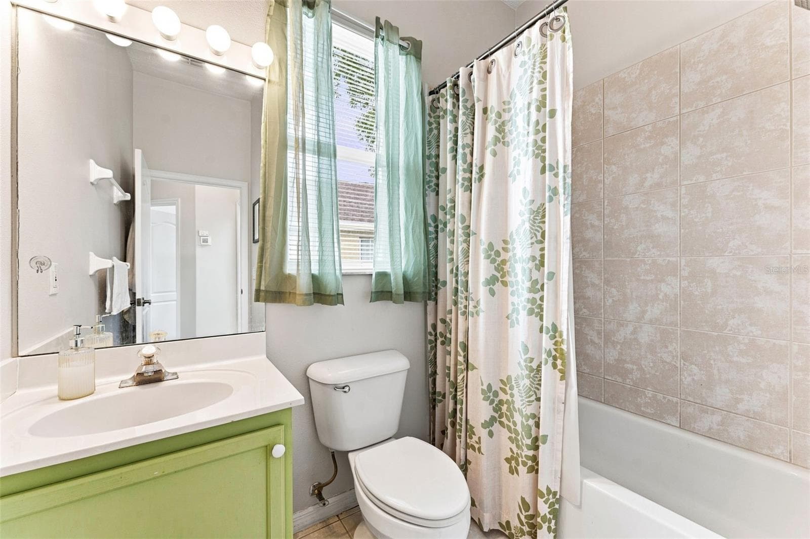 Full bathroom with tub - 491 BRILAND ST, TARPON SPRINGS