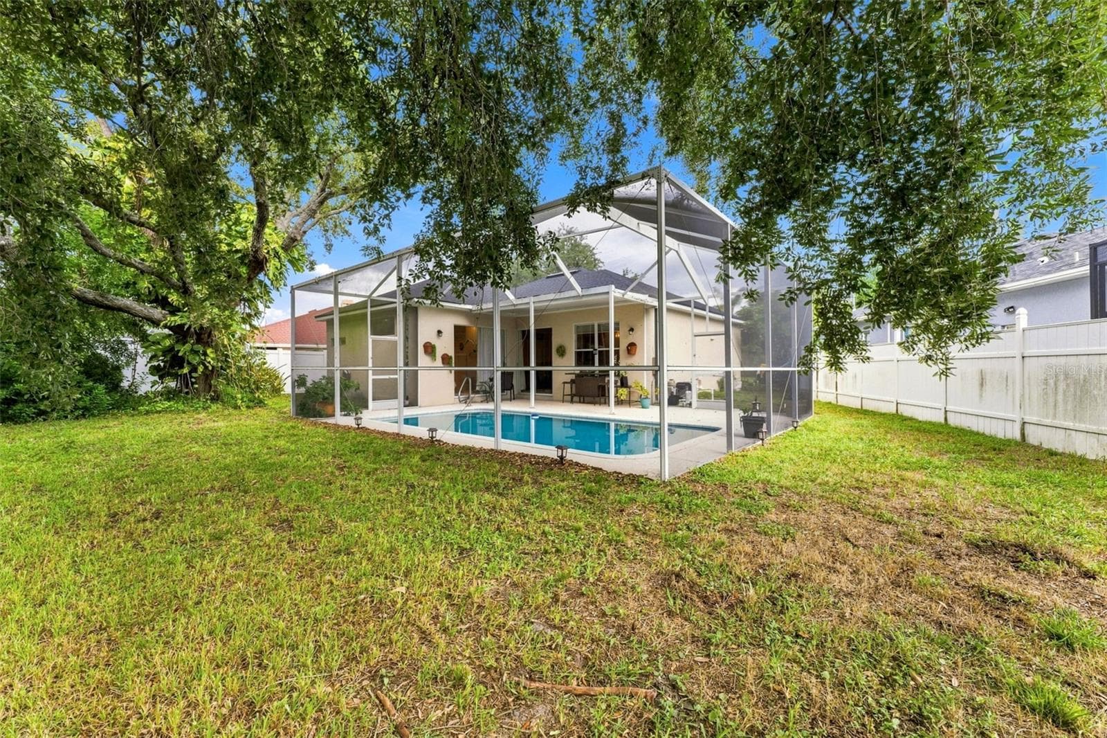 Oversize yard with mature trees - 491 BRILAND ST, TARPON SPRINGS
