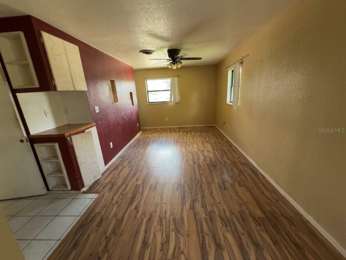 Single Family Residence at 996 GRAYSON DR, ORLANDO, photo 4 of 10