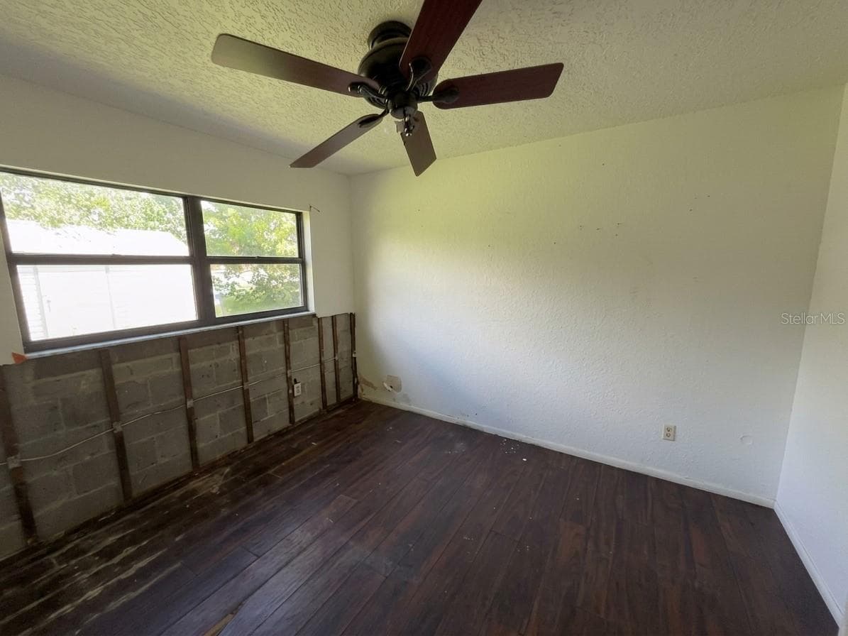 Single Family Residence at 996 GRAYSON DR, ORLANDO, photo 6 of 10