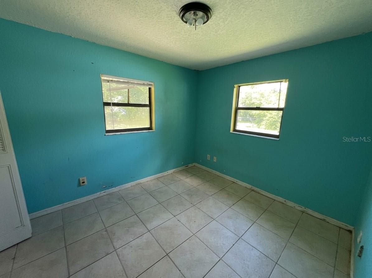 Single Family Residence at 996 GRAYSON DR, ORLANDO, photo 8 of 10