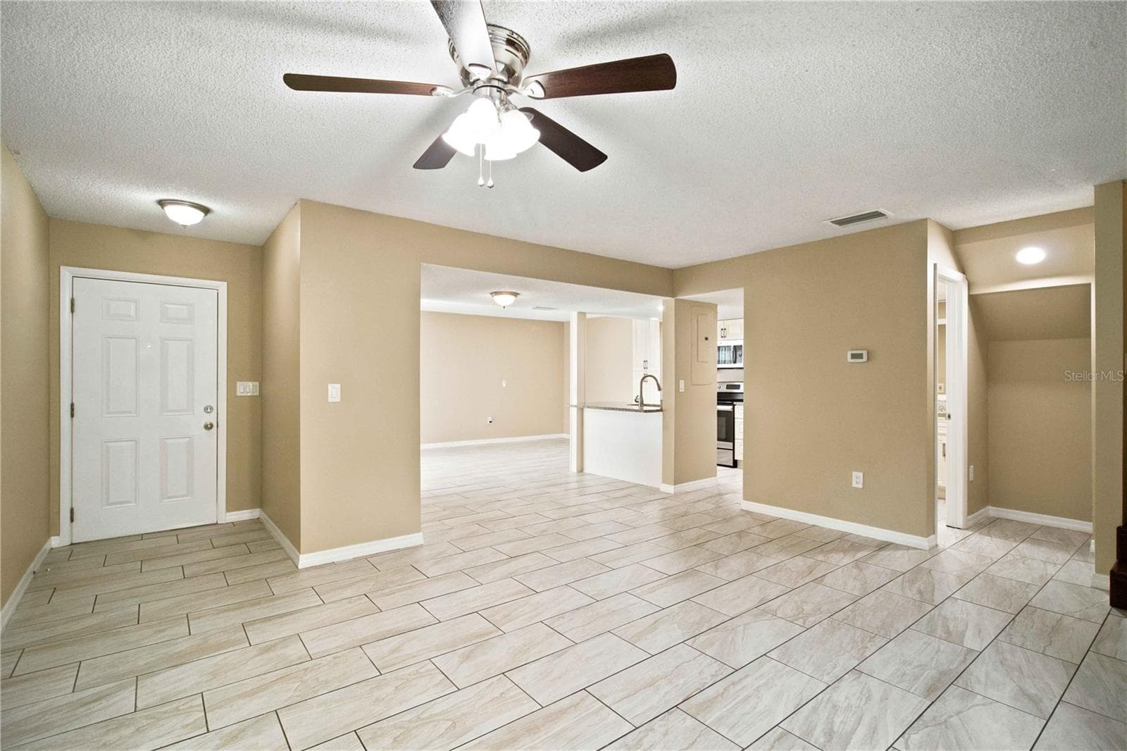 Condominium at 1006 LONGFELLOW CT, SARASOTA, photo 4 of 55