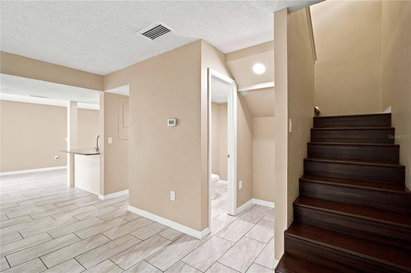 Condominium at 1006 LONGFELLOW CT, SARASOTA, photo 6 of 55