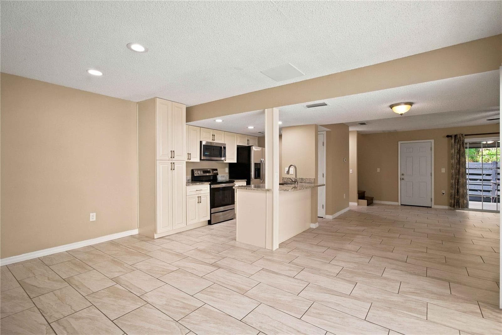 Condominium at 1006 LONGFELLOW CT, SARASOTA, photo 11 of 55
