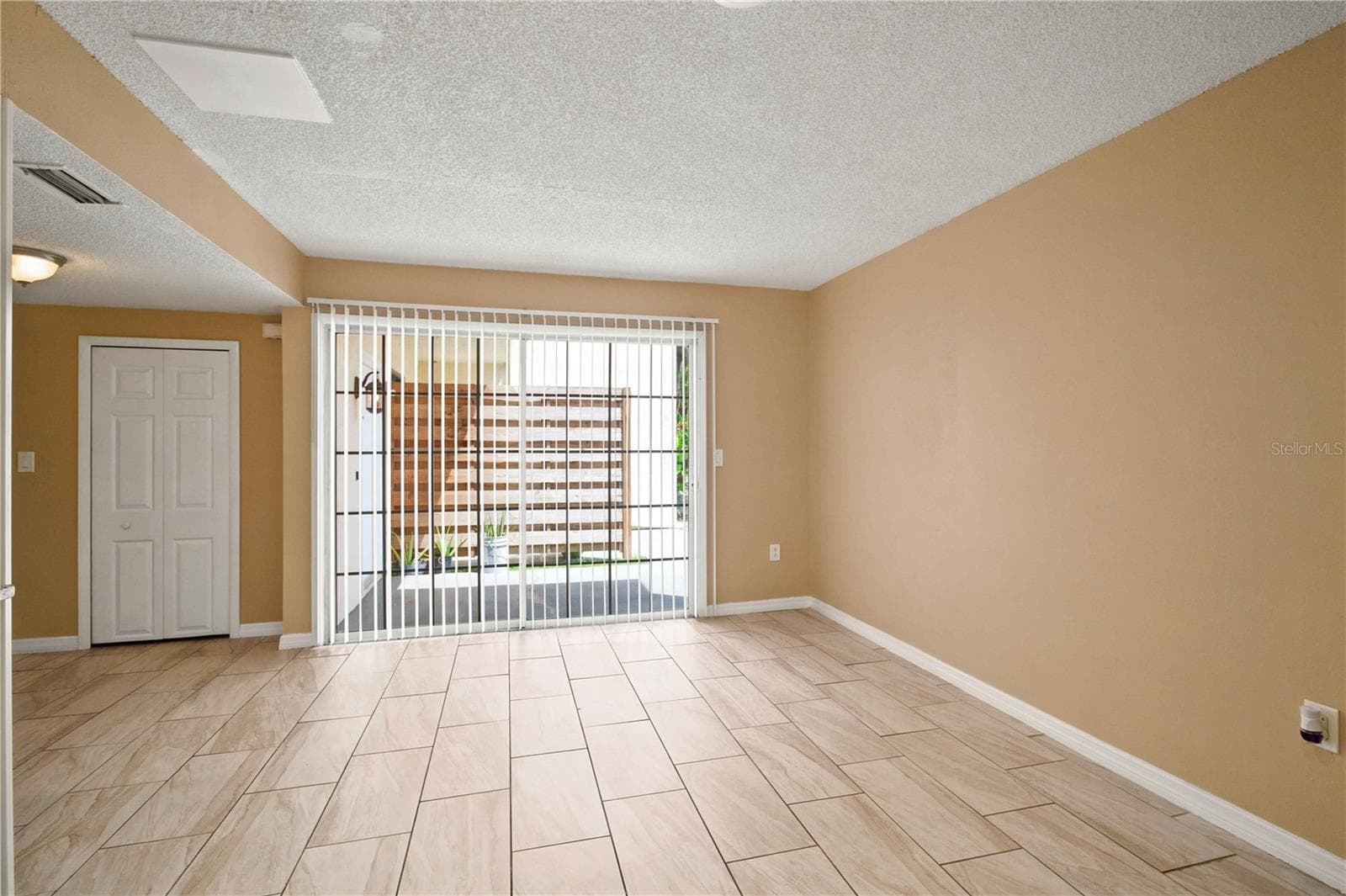 Condominium at 1006 LONGFELLOW CT, SARASOTA, photo 13 of 55