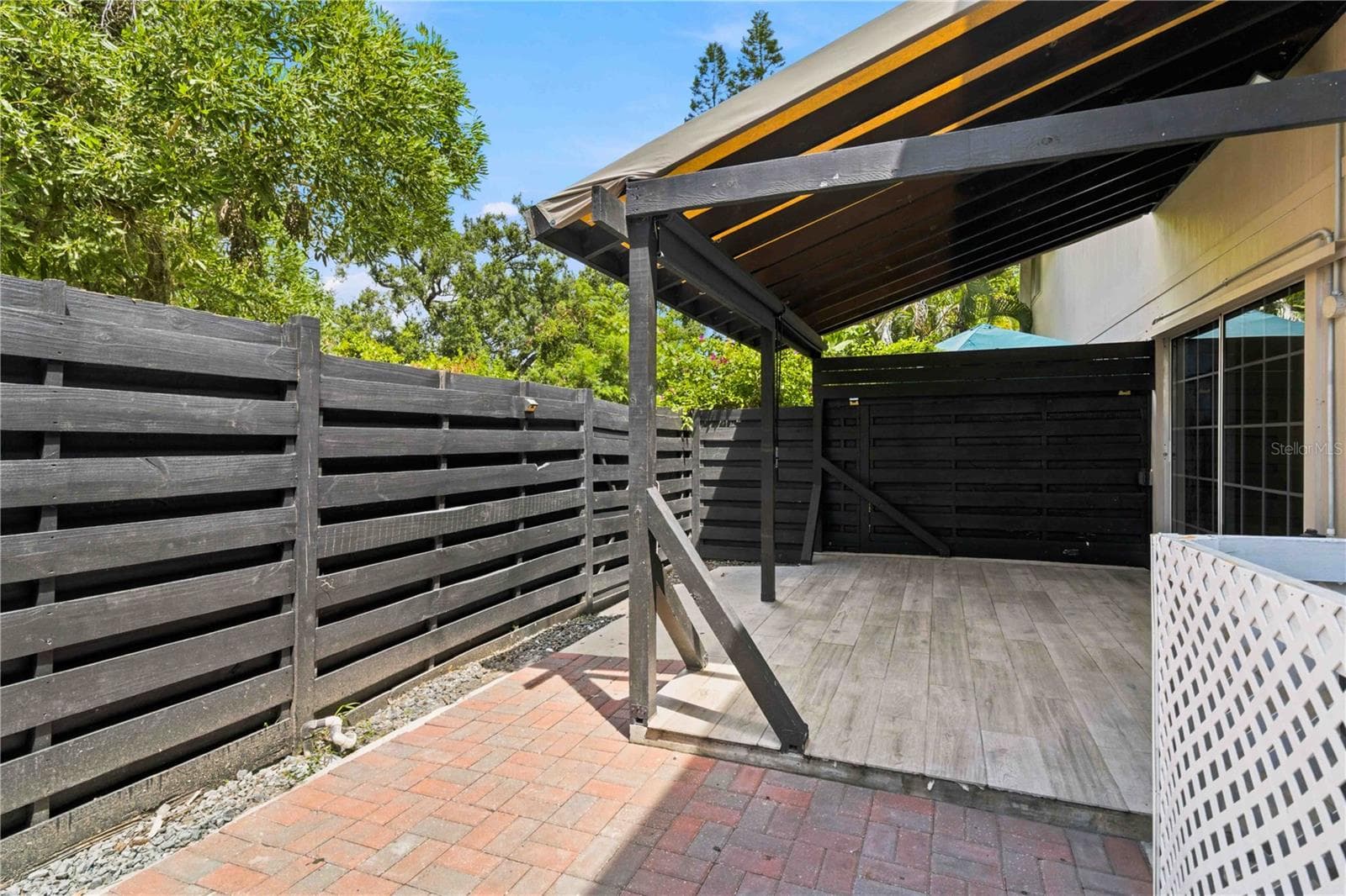 Condominium at 1006 LONGFELLOW CT, SARASOTA, photo 39 of 55