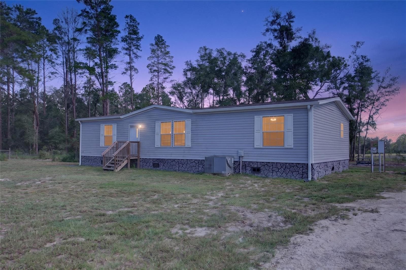 Manufactured Home at 79 NE 91ST ST, BRANFORD, photo 42 of 43
