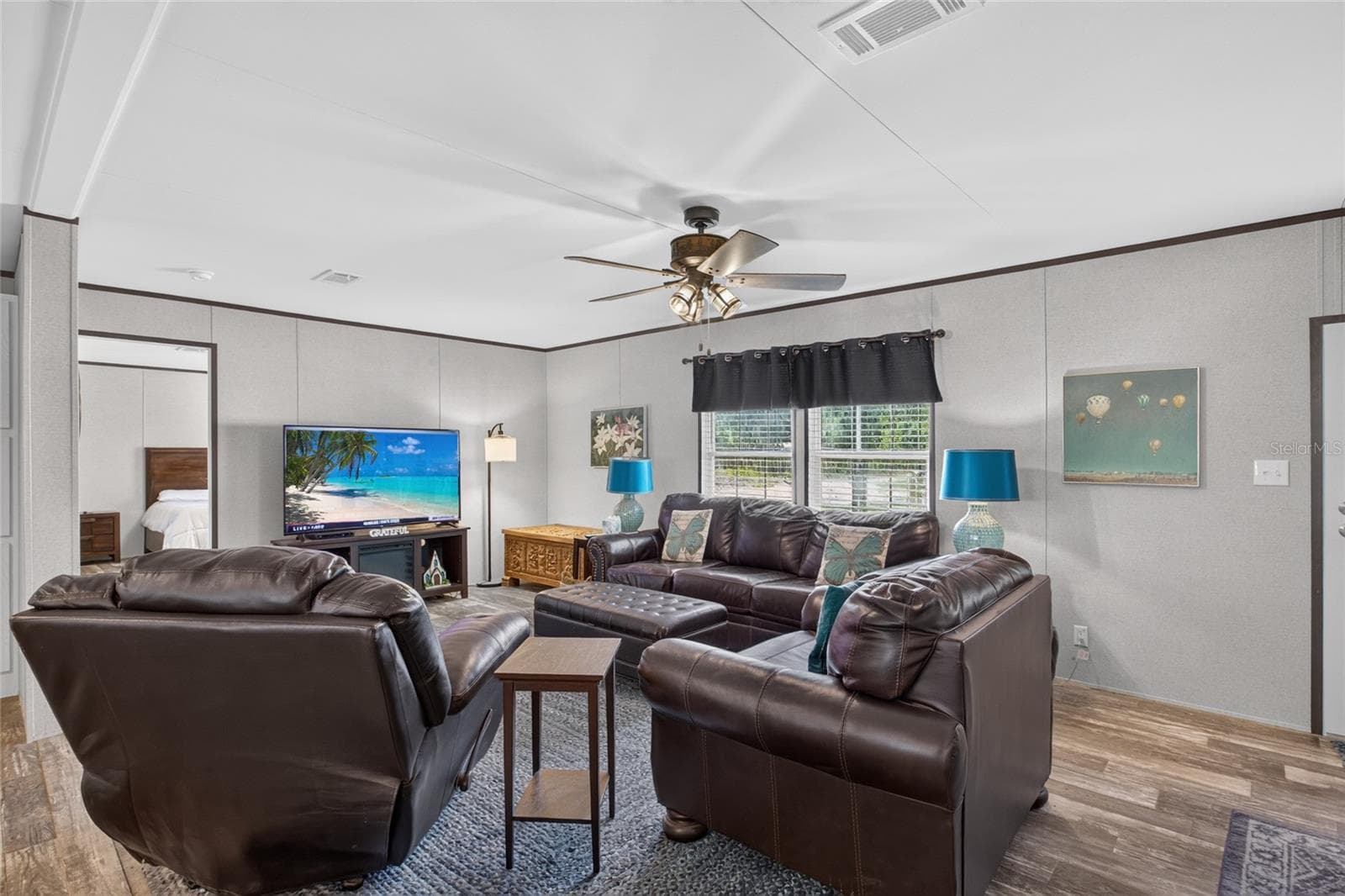 Manufactured Home at 79 NE 91ST ST, BRANFORD, photo 14 of 43